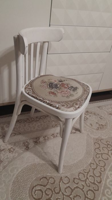 Продам стул 10000т