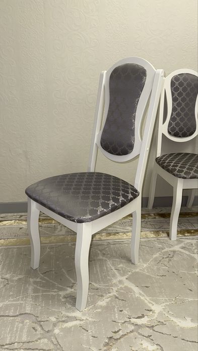 Классический стул