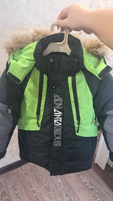 Продам отличную куртка за 7000