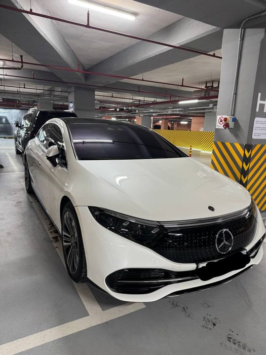 Mersedes benz EQS 450+