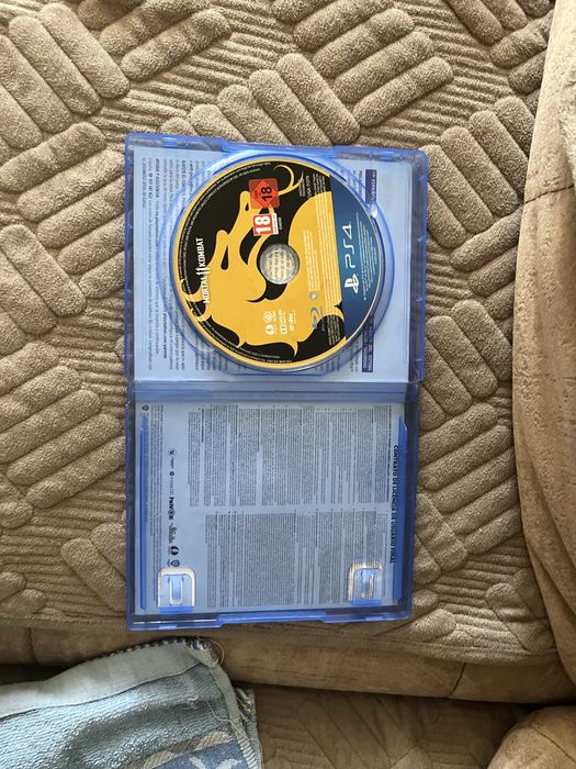 Продам мортал комбат на пс 4-5