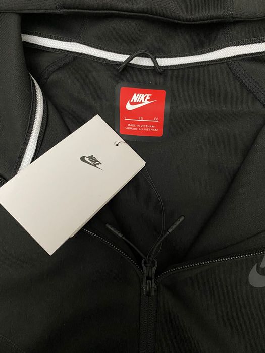 Продаю Nike tech fleece black