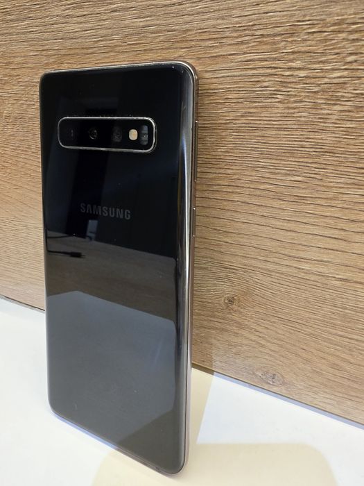 Samsung Galaxy S10 8/128GB (на запчасти разбит экран)