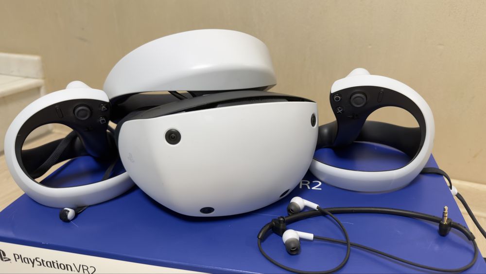 Sony Playstation VR 2  с безжично зарядно- като нови в гаранция