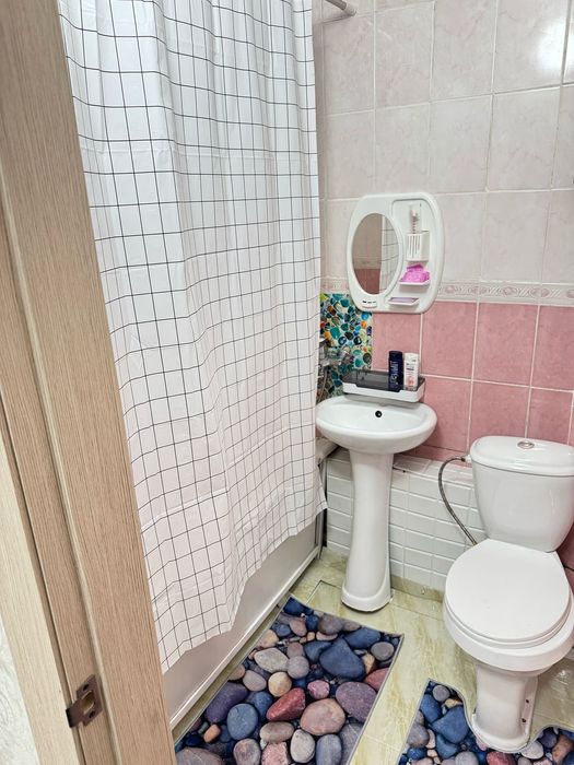 Сдам 1 комнатную квартиру район " Бизнес  колледжа "