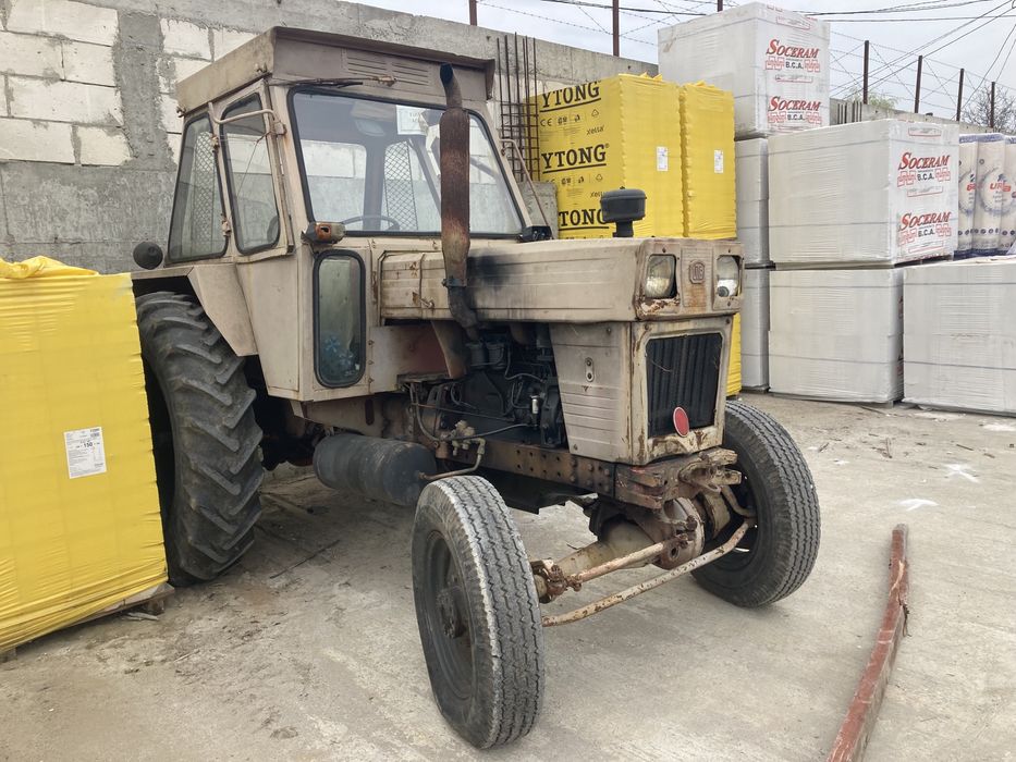 Vand tracor U 651 de la armata inmatriculabil schmb cu cherestea