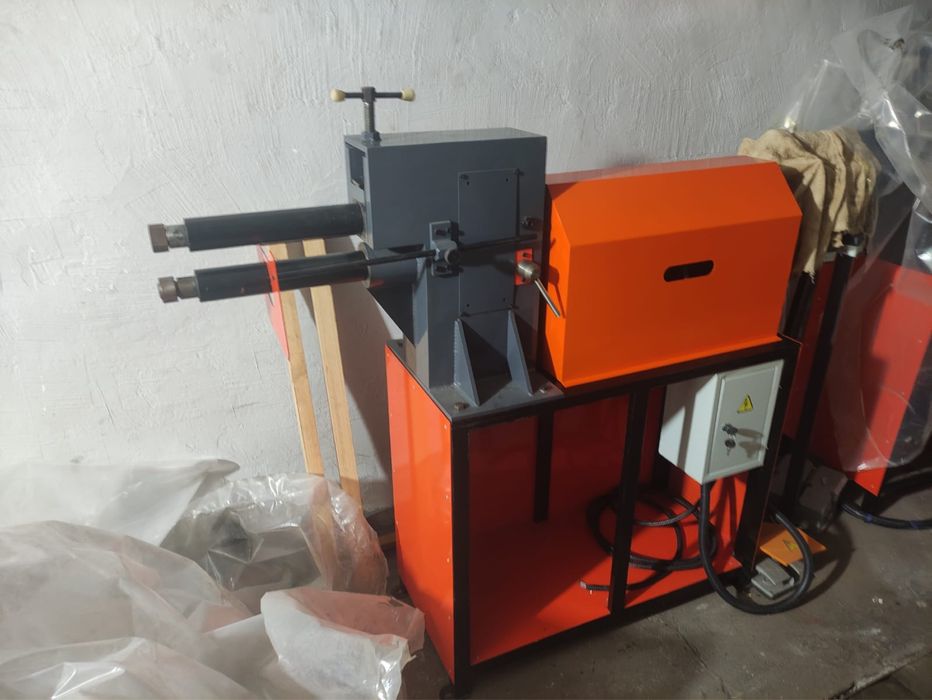 Продам зиг машинку