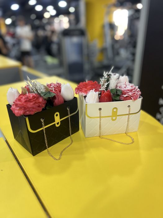 Buchete si aranjamente din ceara personalizabile