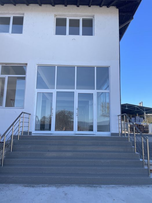 Дава се под наем Магазин в Разлог - 450 кв.м за 1133.22 € - Снимка #1