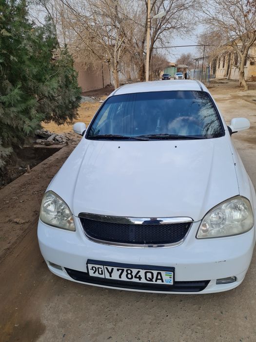 Ласетти 1.6 сотилади