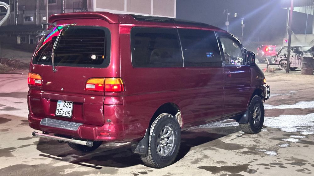 Mitsubishi delica