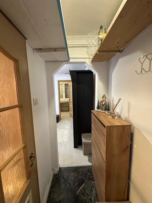 Vând apartament cu doua camere tip L