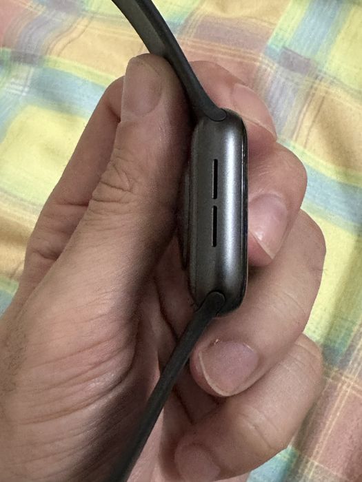 Часы Apple SE 40 мм