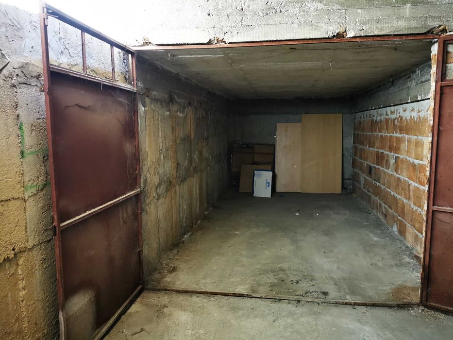 Продава се Гараж / Паркомясто в Велико Търново, Център - 18 кв.м за 1000 €/кв.м - Снимка #2