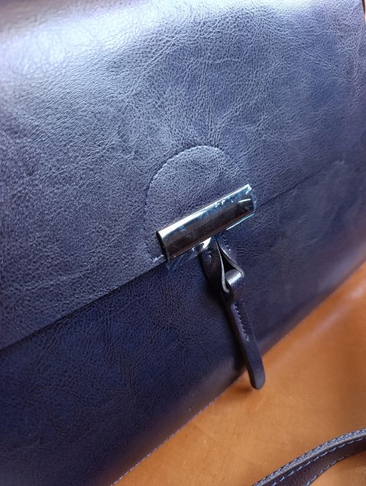 Женская сумка на лямке