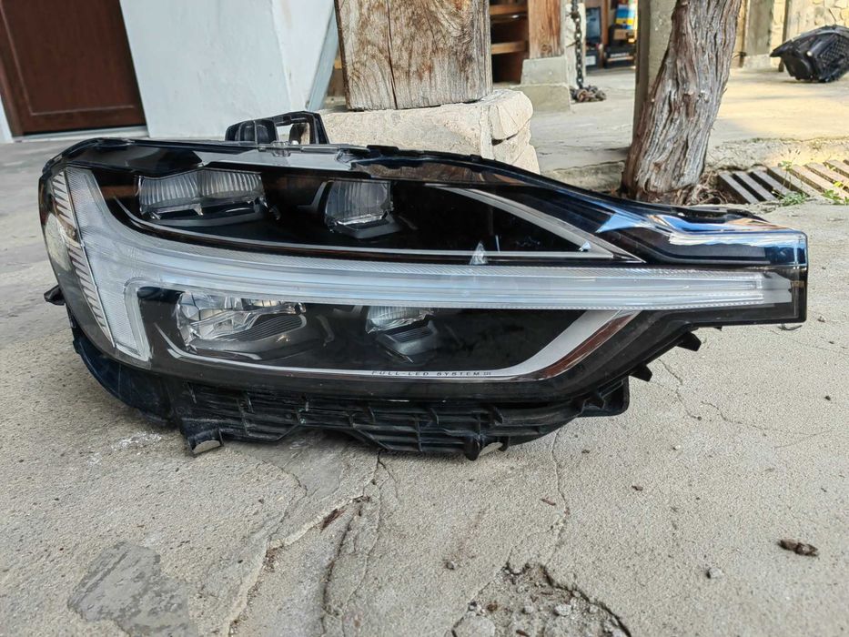 Фар Volvo XC60 FULL LED SYSTEM десен/Фар Волво ХЦ60 Оригинален