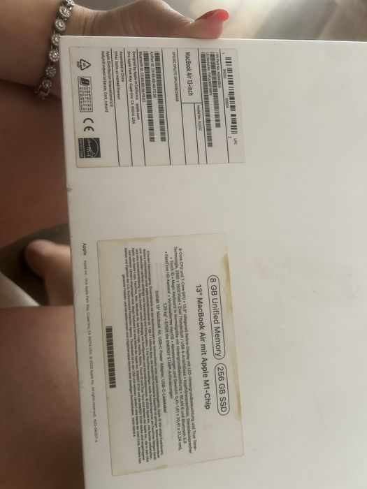 MacBook Air  este ca nou