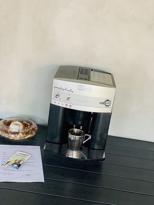Expresor/Espressor Aparat cafea Delonghi Magnifica (garantie)
