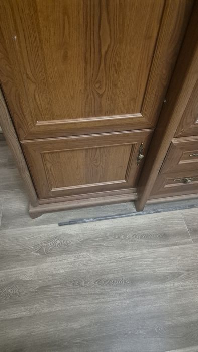 Продам шкаф с зеркалом