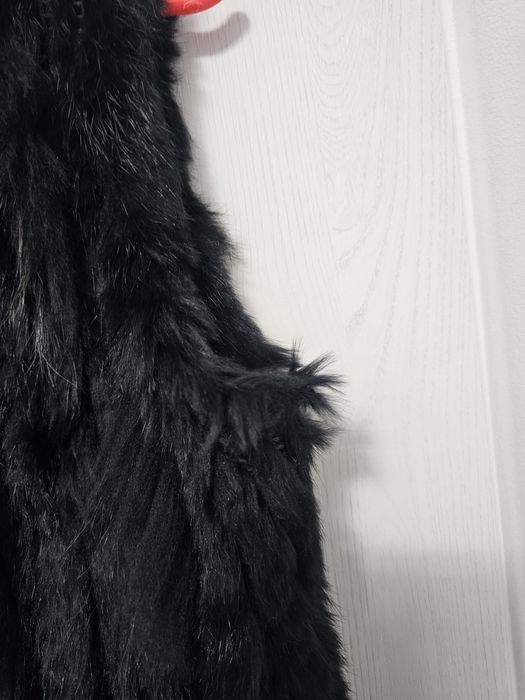 Vesta din blana naturala pe material tricotat