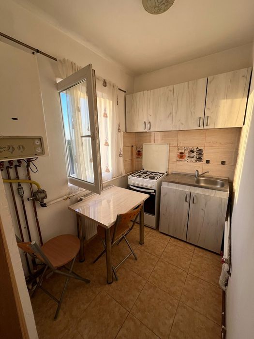 Închiriez garsonieră