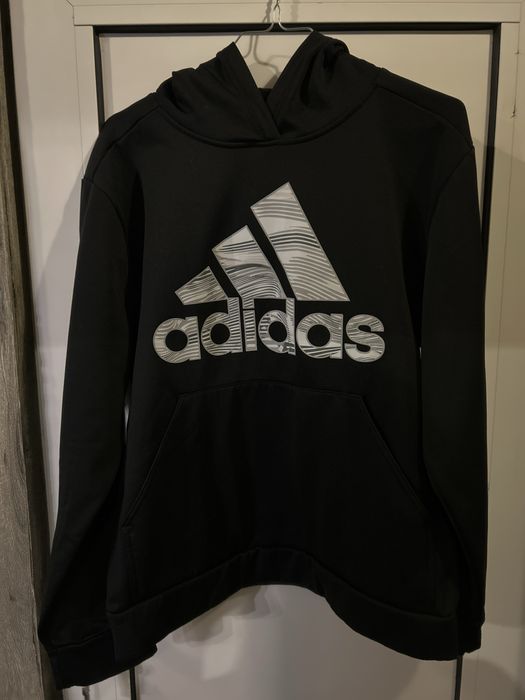 Суичъри Zara и Adidas