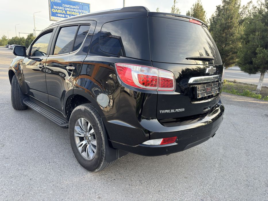 Traiblazer sotiladi srochno