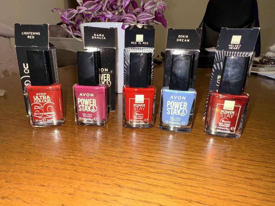 лакове за нокти AVON