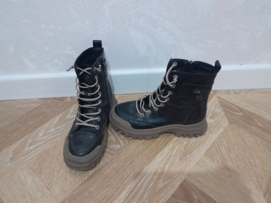 Продам сапожки осень-весна