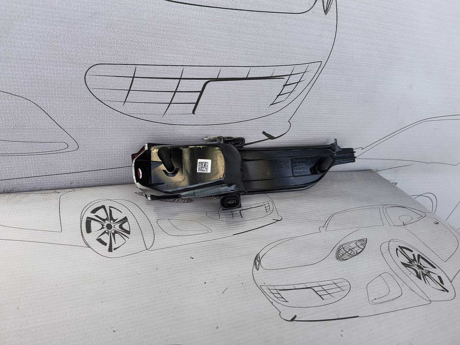 Lampa Ceata Spate Stanga Volkswagen Touareg 2011 / 2010-2014 Cod OEM 173672 (4B2)