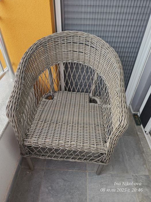 Два фотьойла и масичка от ратан