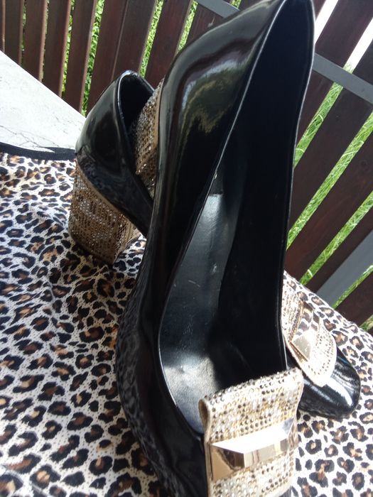 Noi 300. De lei pantofi dama