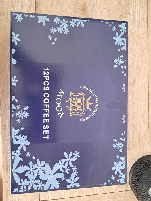 Serviciu cafea 12 piese din porțelan fin cu Filigran Platina, nou în cutie