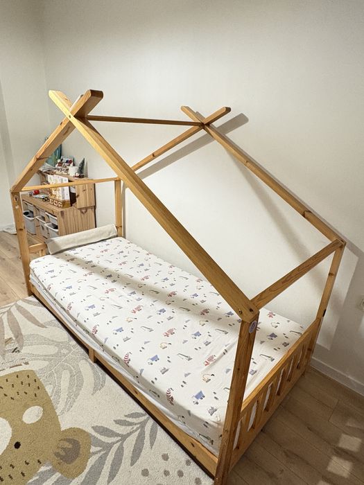 Детско легло къща - бор масив