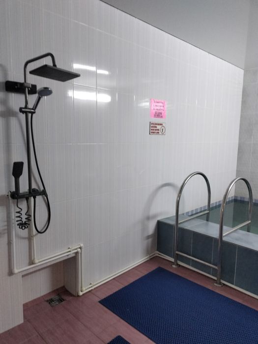 Баня -сауна с бассейном,прфееиональным караоке,бильардом.