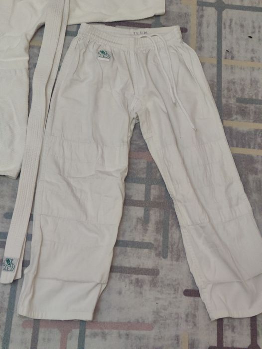 DAX  комплект за джудо 140см бял модел KIDS 450гр