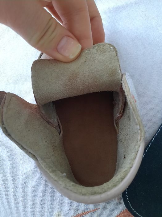 Vând incălțăminte primi pași!