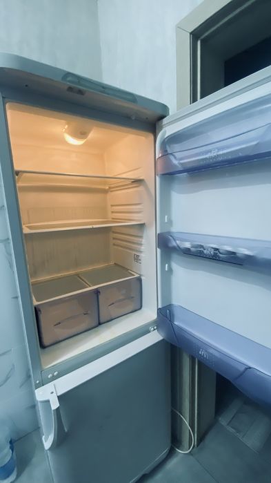 Срочно продам холодильник