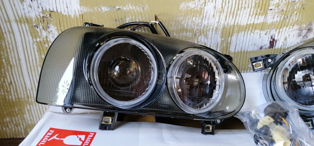 Фарове Голф , Vw Golf III фар TYC Hella lipstad farove  GOLF 3