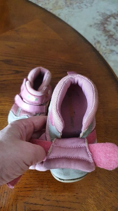 Продам детскую обувь для девочки