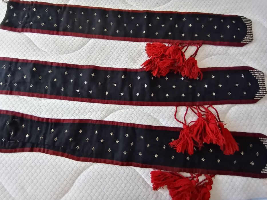 Brâu cu ciucuri popular motive metalice