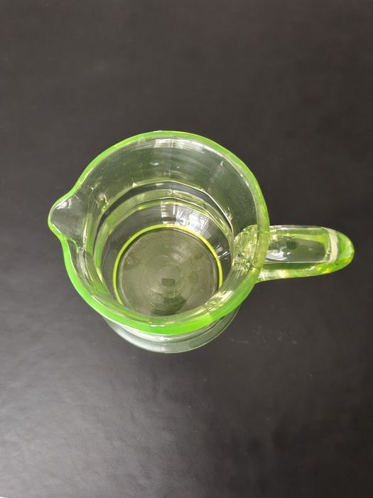 Кана от ураново стъкло