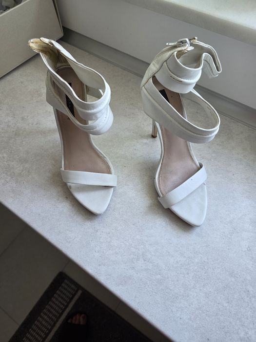Sandale Zara din piele marimea 36