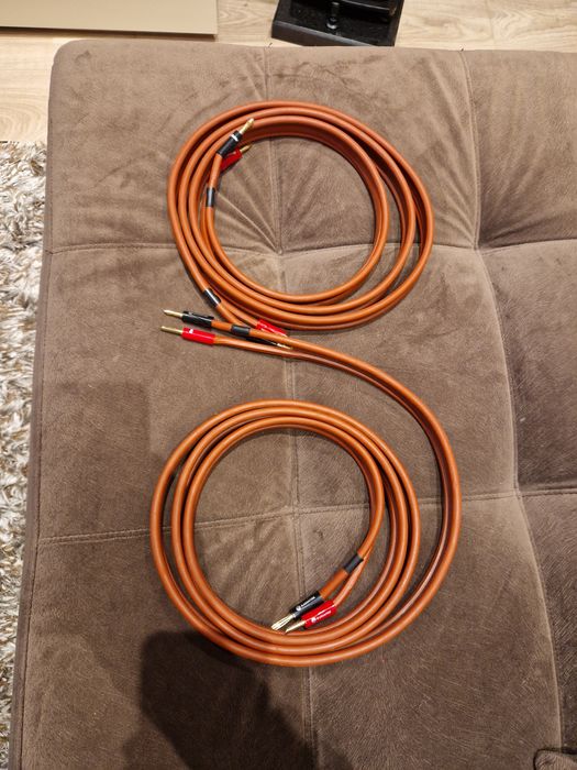 Кабели Van den Hul за озвучителни тела / тонколони