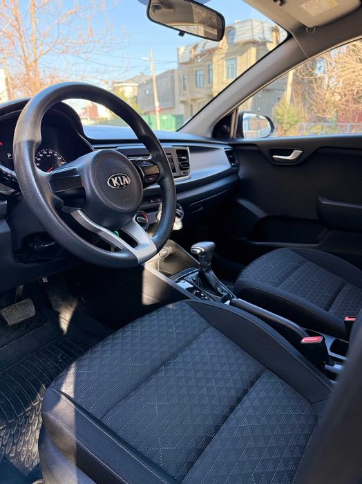 Продается Kia Rio 2018г (62,741 пробег) Цвет Синий Дымчатый