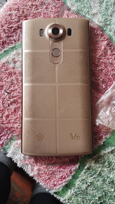 Продам телефон LG