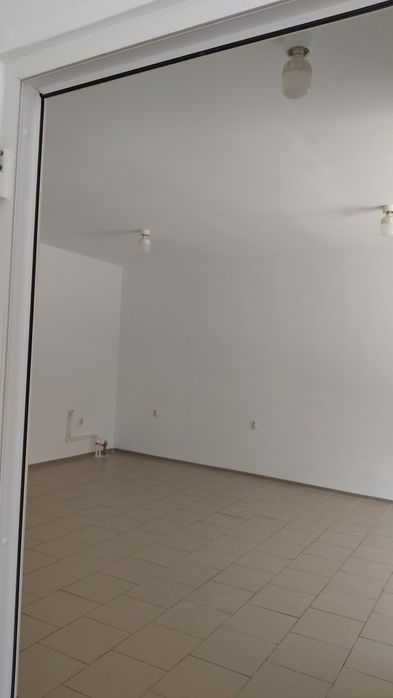 Spațiu comercial