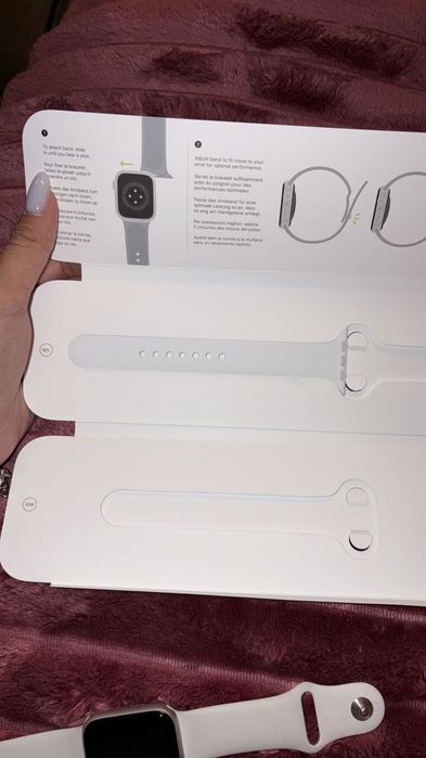 Apple Watch SE, 44mm + зарядно