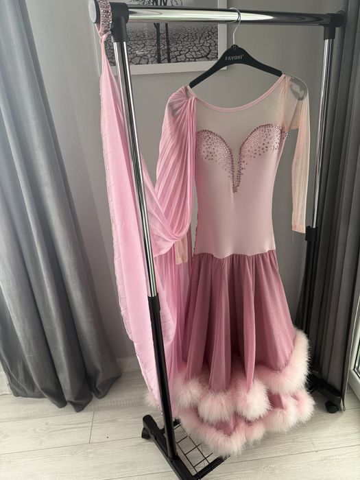 Рокли за спортни танци