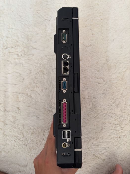 laptop de birou vechi LG IDM